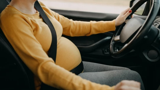 Nauka jazdy i zdawanie egzaminu na prawo jazdy w czasie ciąży